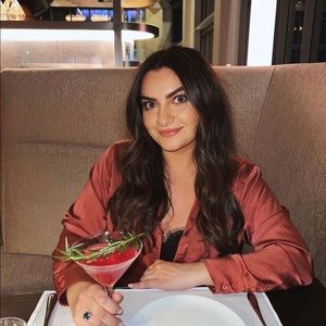 Meet your Posher, Christina